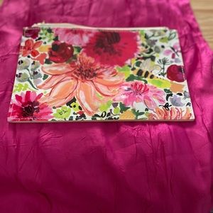 Kate Spade multi use clutch can be used for mk up